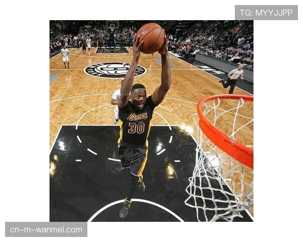 兰德尔16.1分8板,尼克斯前锋保持稳定输出 兰德尔16.1分8板,尼克斯前锋保持稳定输出