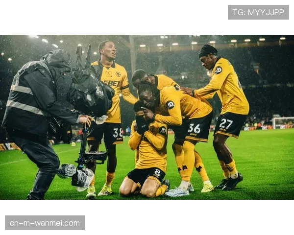 若昂戈麦斯精妙挑传助攻 狼队中场展现出色视野与脚法